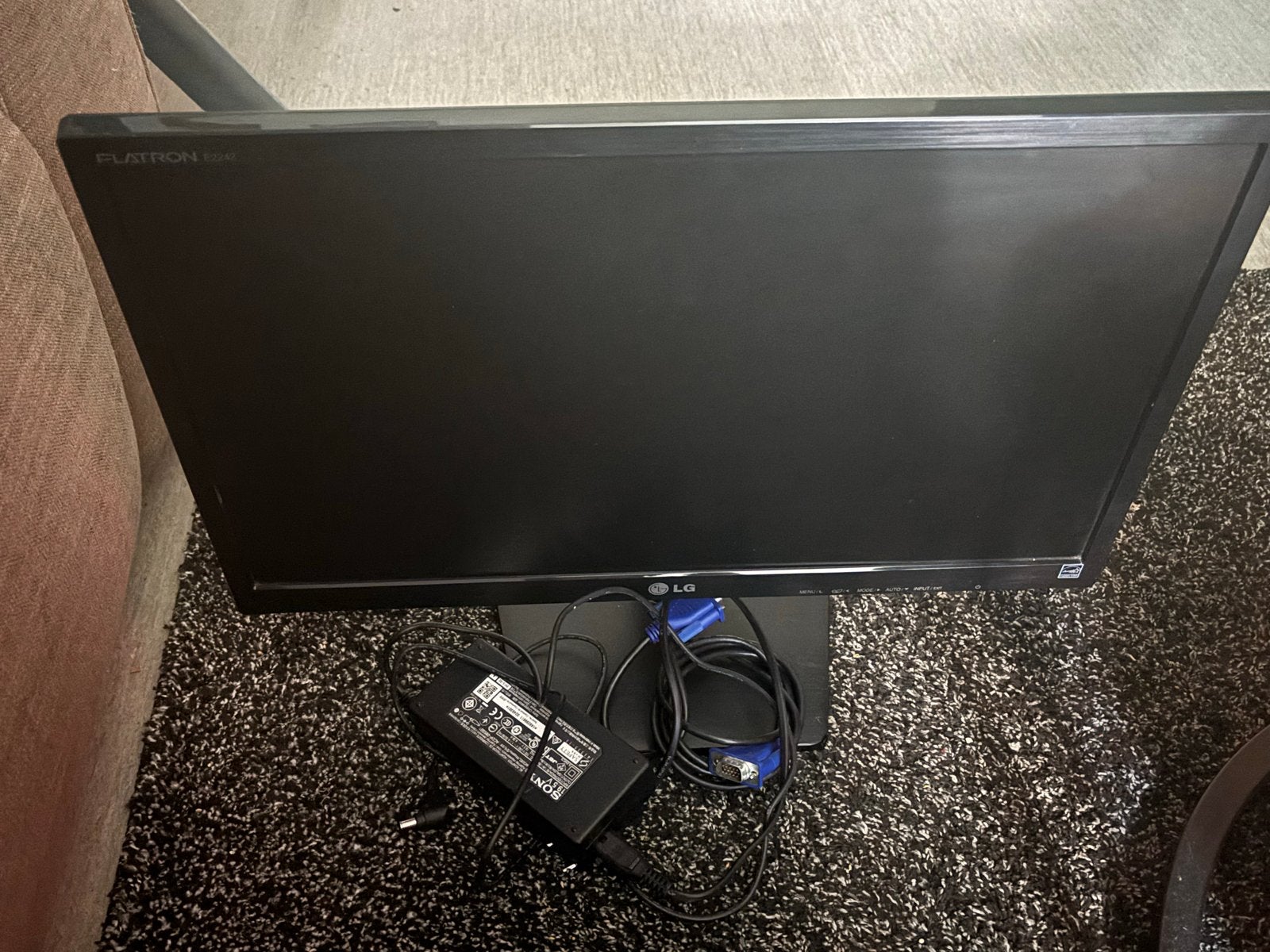 LG Flatron E2240 - 21.5 inch Full HD Monitor, Computers en Software, Monitoren, Gebruikt, 60 Hz of minder, VGA, Kantelbaar, LED