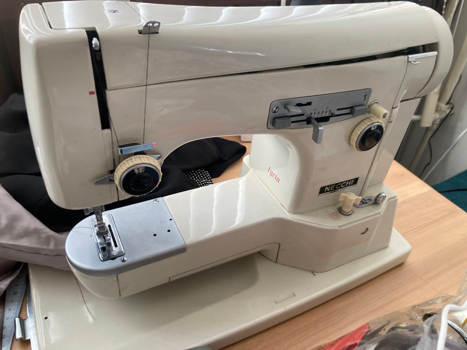 Gezocht voetpedaal Nicchi Lycia 522, zie fotos, Ophalen of Verzenden, Zo goed als nieuw, Lockmachine, Overige merken
