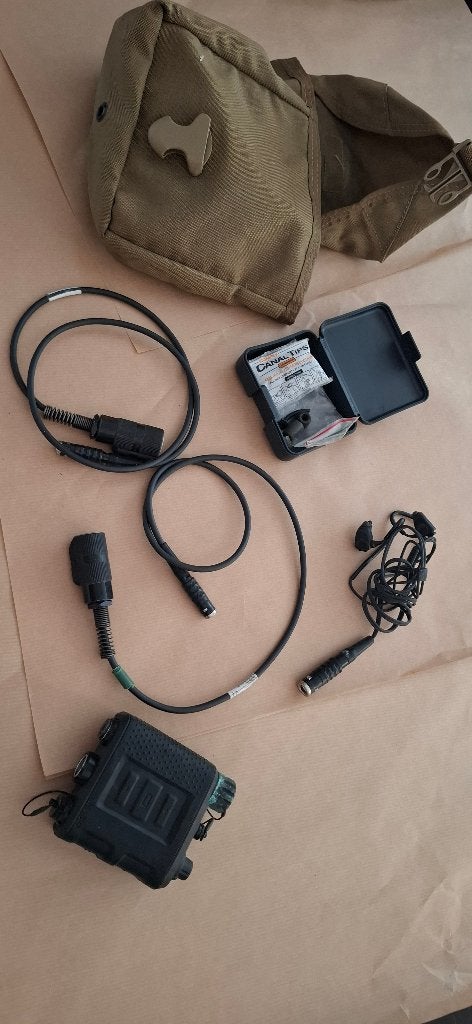 INVISIO X50 & X5 In-Ear Headset Set (Militaria / Comms), Amerika, Overige typen, Onbekend, Ophalen of Verzenden