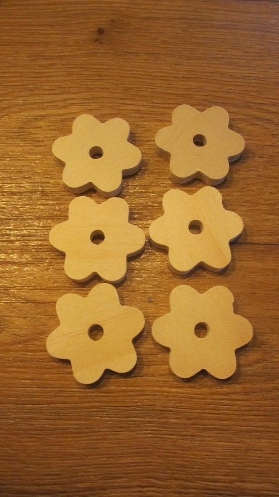 26 Houten knutsel figuren harten-bloemen-huisjes en tulpen., Hobby en Vrije tijd, Knutselen, Ophalen of Verzenden, Nieuw, Hout