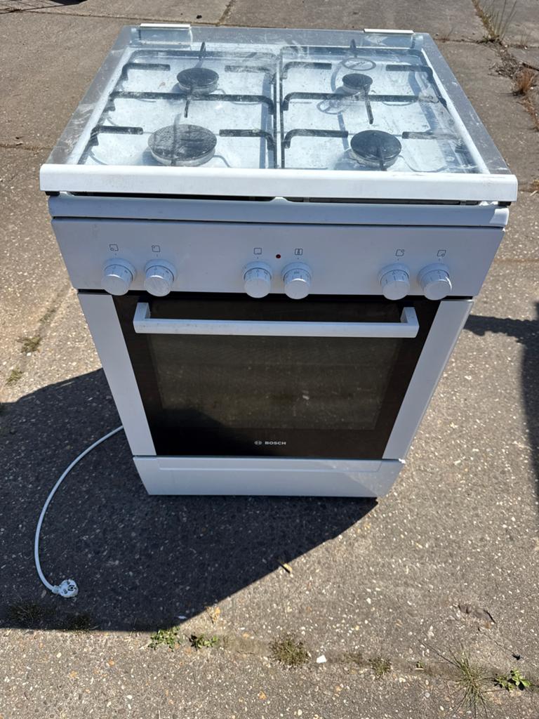 Bosch Vrijstaand Gasfornuis met Oven - Wit, 60 cm of meer, Zo goed als nieuw, Gas, Vrijstaand
