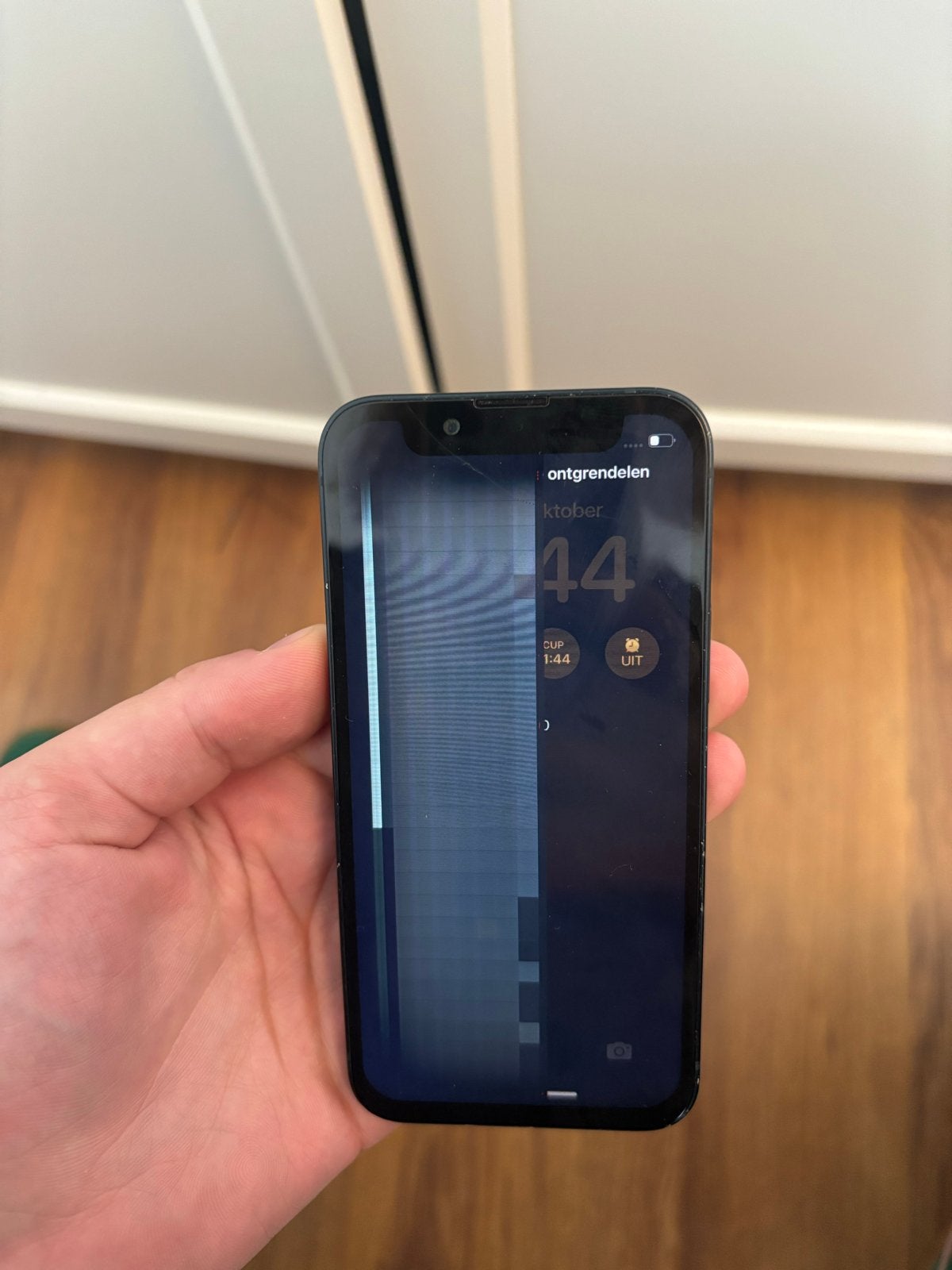 iPhone 13 mini met kapot scherm - helft werkt niet