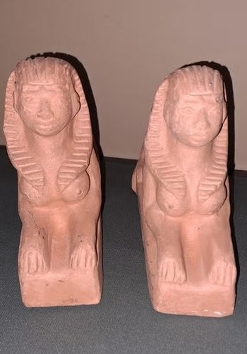 Twee terracotta sfinxen, Minder dan 20 cm, Ophalen of Verzenden, Beeld, Afrika
