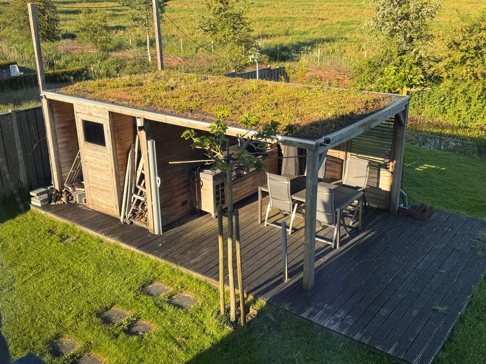 Hillhout Tuinhuis met Sedumdak en Ruime Vlonder, Ophalen, 1 raam, 500 cm of meer, Hout