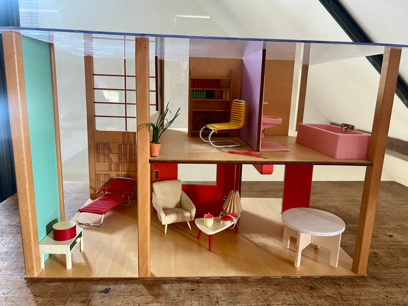 Vintage poppenhuis met meibels, Kinderen en Baby's, Speelgoed | Poppenhuizen, Ophalen of Verzenden, Gebruikt, Poppenhuis
