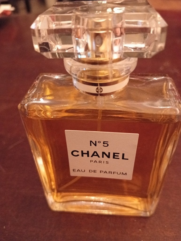 Chanel nr 5 paris eau de parfum 100 ml een paar x gebruikt, Sieraden, Tassen en Uiterlijk, Uiterlijk | Parfum, Ophalen of Verzenden