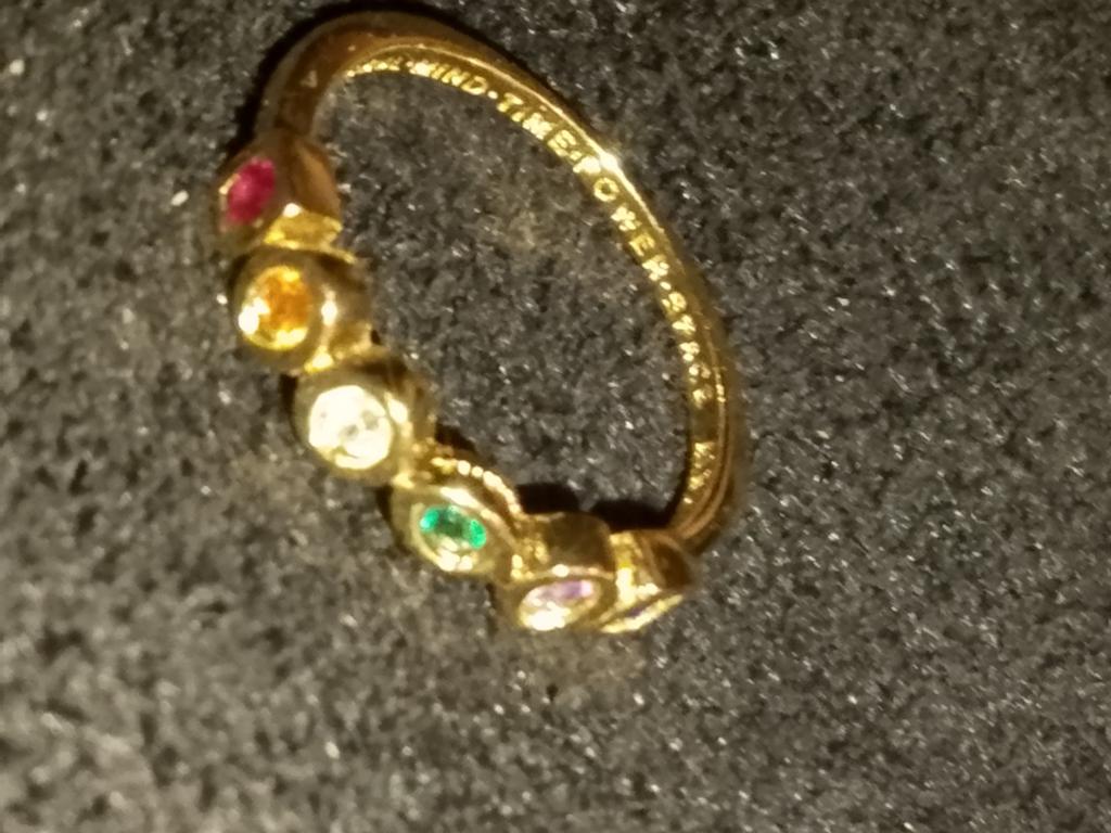 Prachtige goudkleurige Infinity Stones Marvel ring, Ophalen of Verzenden