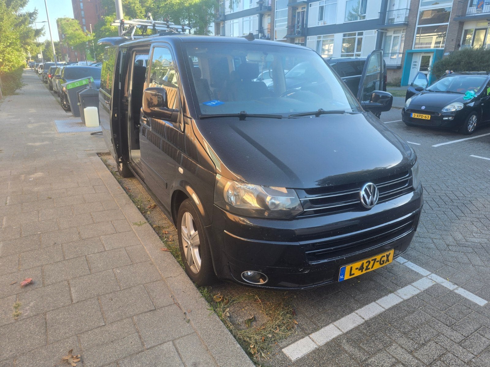 Volkswagen 2005 Zwart 2.5 tdi 175 pk, 2500 kg, Zwart, 11 km/l, Diesel
