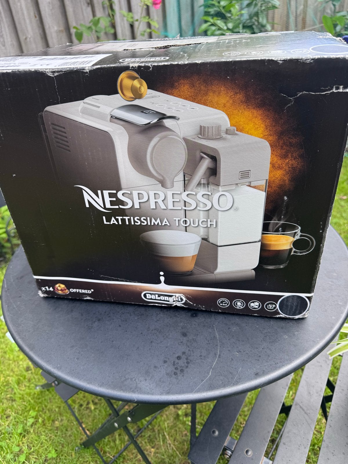 Nespresso Lattissima Touch koffiemachine zwart z.g.a.n., Ophalen of Verzenden, Zo goed als nieuw, Koffiemachine, Koffiepads en cups