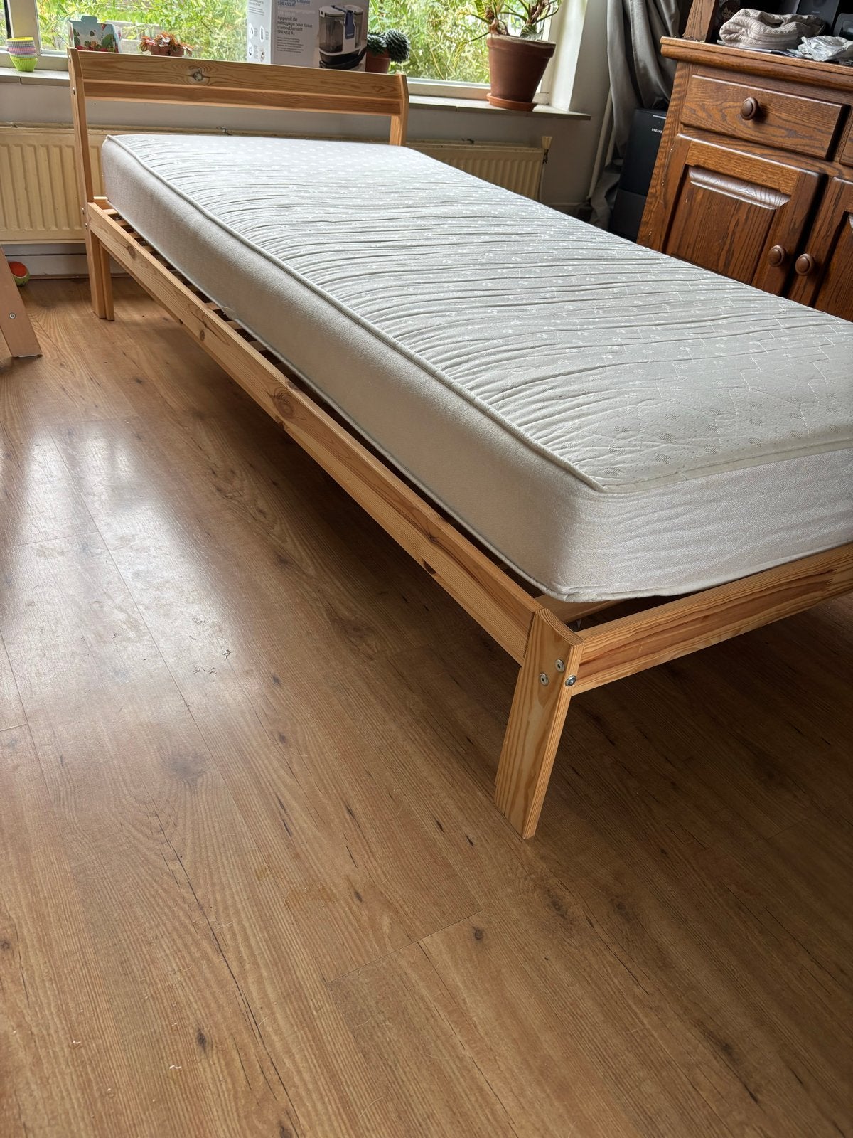 IKEA NEIDEN Eenpersoonsbed Frame 90x200 cm, Ophalen, 90 cm, Zo goed als nieuw, 200 cm