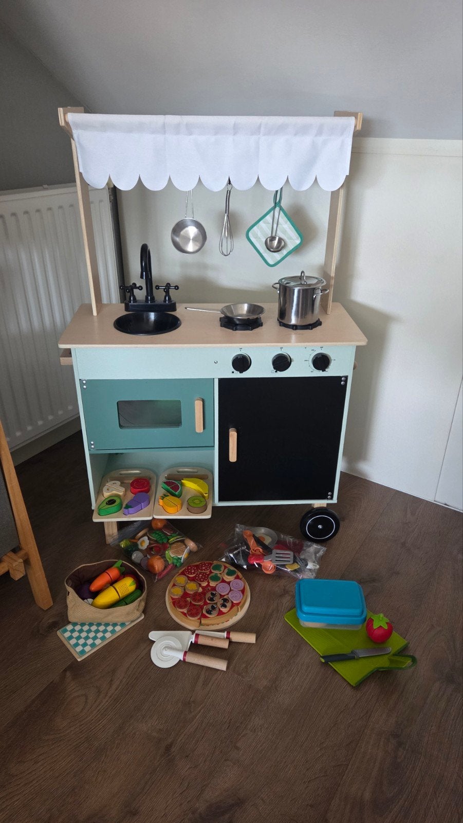 Hema Houten Speelgoedkeuken met Accessoires, Ophalen, Zo goed als nieuw, Meubelstuk of Keukentje