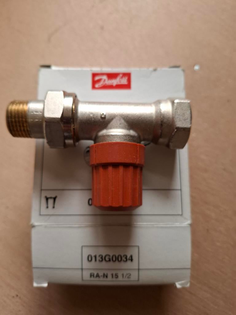 Danfoss thermostaat kraan, Doe-het-zelf en Verbouw, Verwarming en Radiatoren, Ophalen of Verzenden, Minder dan 60 cm, Thermostaat