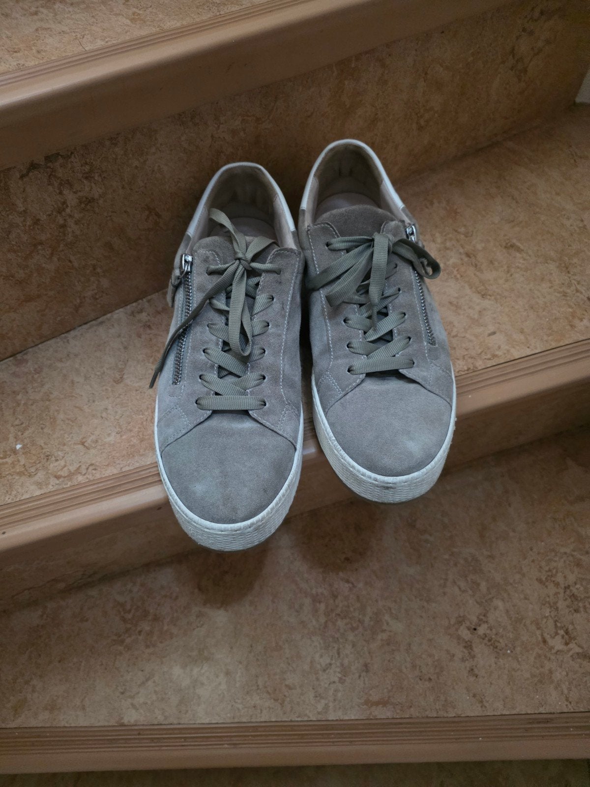 Lichtgroene Gabor sneakers mt 43, amper gedragen, Gabor, Ophalen of Verzenden, Groen, Sneakers of Gympen