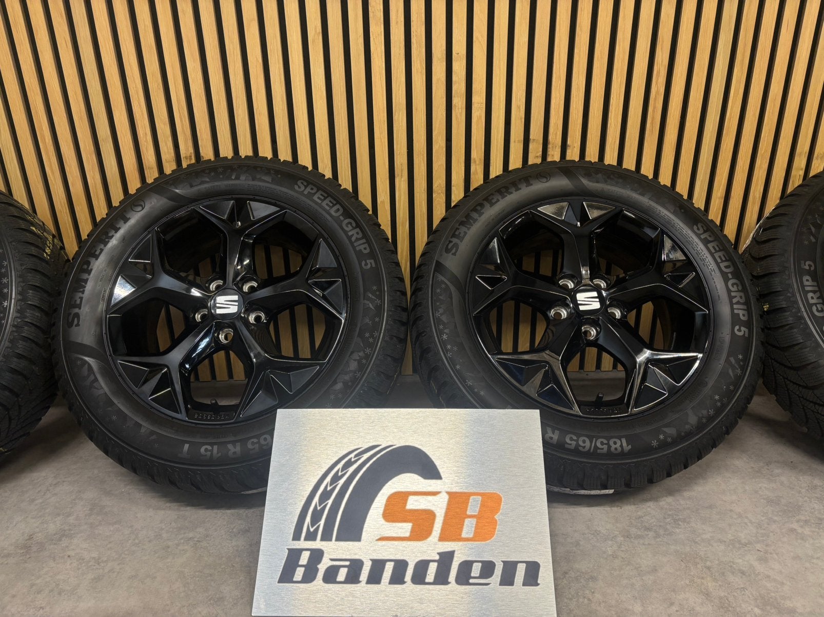 Seat Ibiza 2017-2026 Originele 15 inch velgen + Winterbanden, Ibiza, Gebruikt, 15 inch, Banden en Velgen
