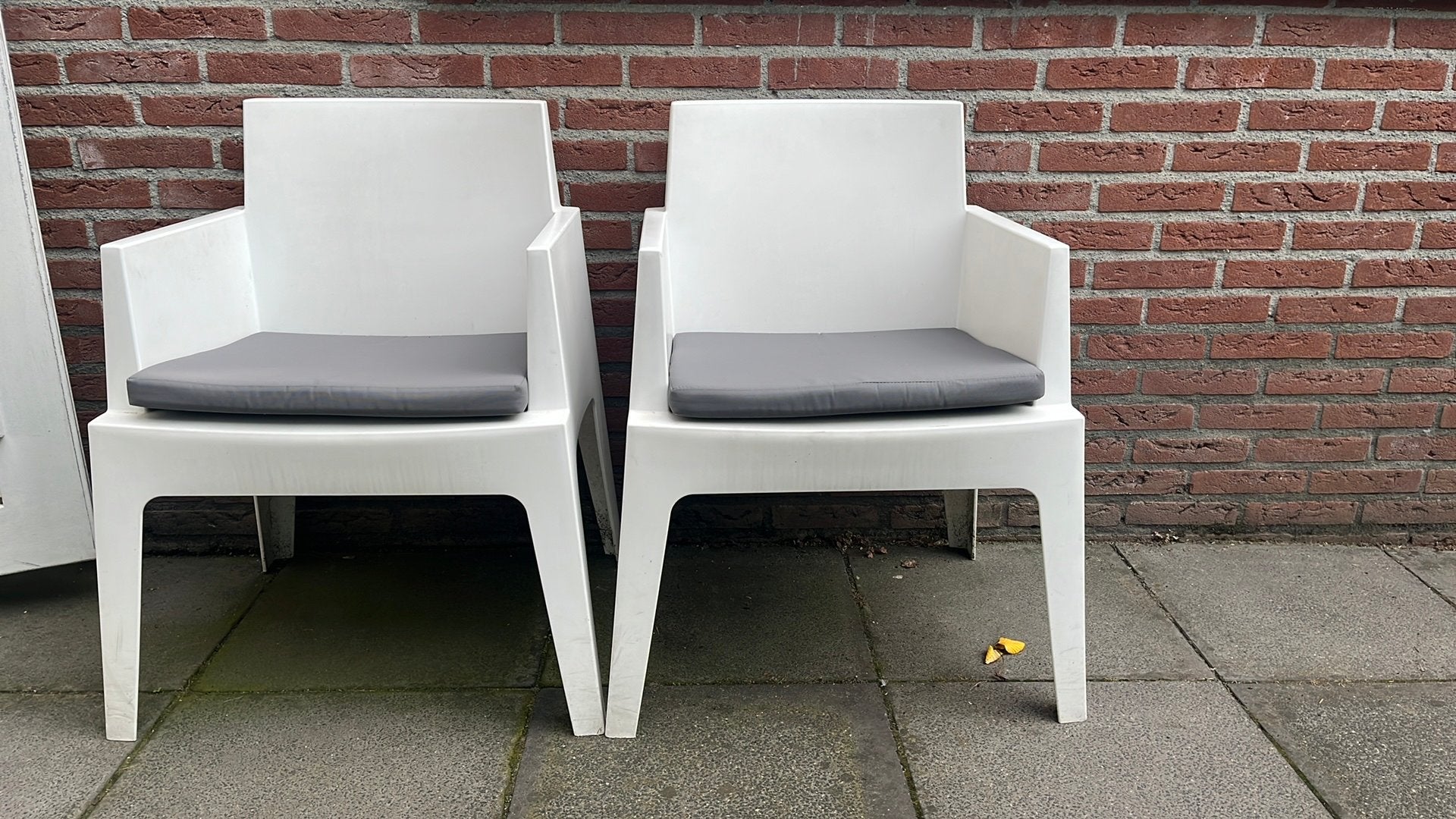 2x box tuinstoelen wit, Ophalen, Gebruikt, Kunststof