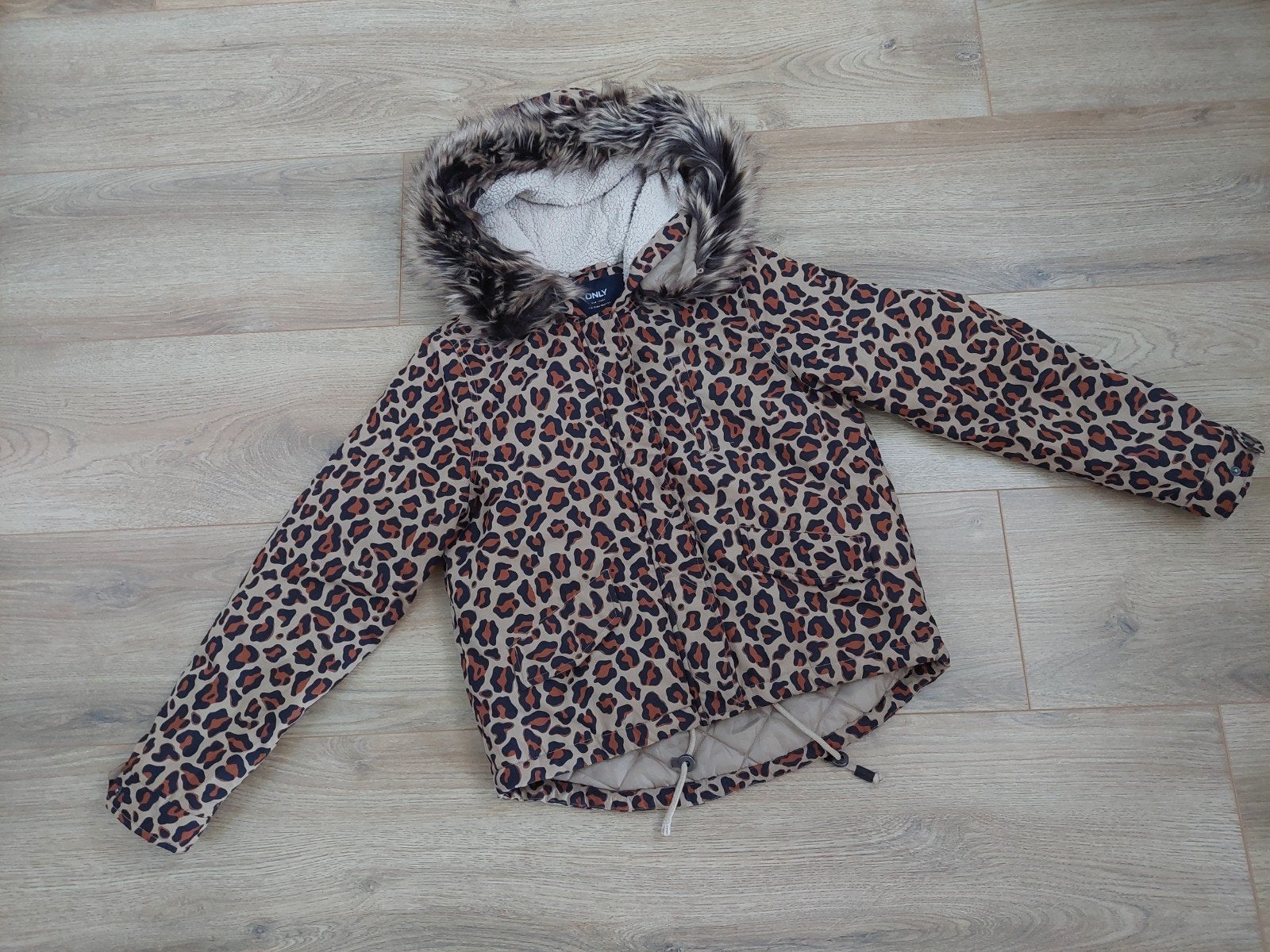 Only winterjas tusenjas maat M als nieuw, Maat 38/40 (M), Only, Meerkleurig, Ophalen of Verzenden