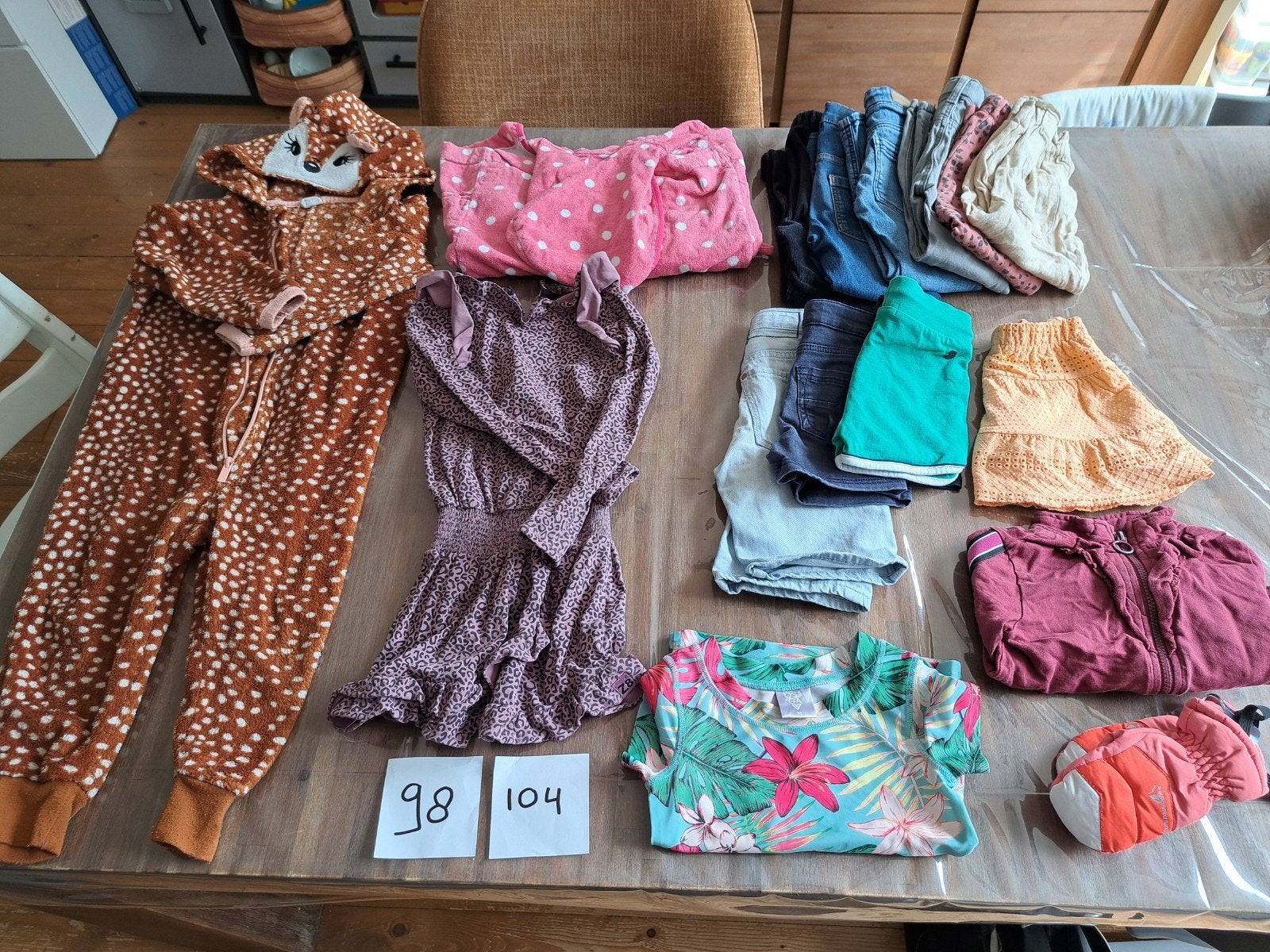 Kledingpakket voor meisjes - 98 104, Ophalen of Verzenden, Gebruikt, Meisje