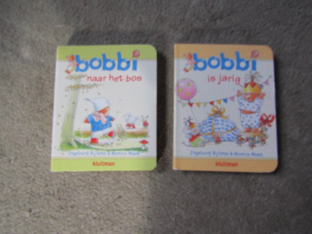 2 mini boekjes van Bobbi, Boeken, Ophalen of Verzenden, Gelezen, Ingeborg Bijlsma & Monica Maas