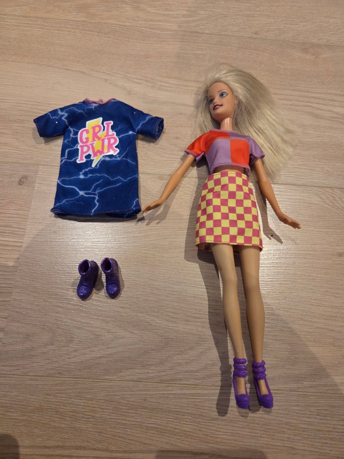 Barbie inclusief extra kleding, Ophalen of Verzenden, Zo goed als nieuw, Barbie