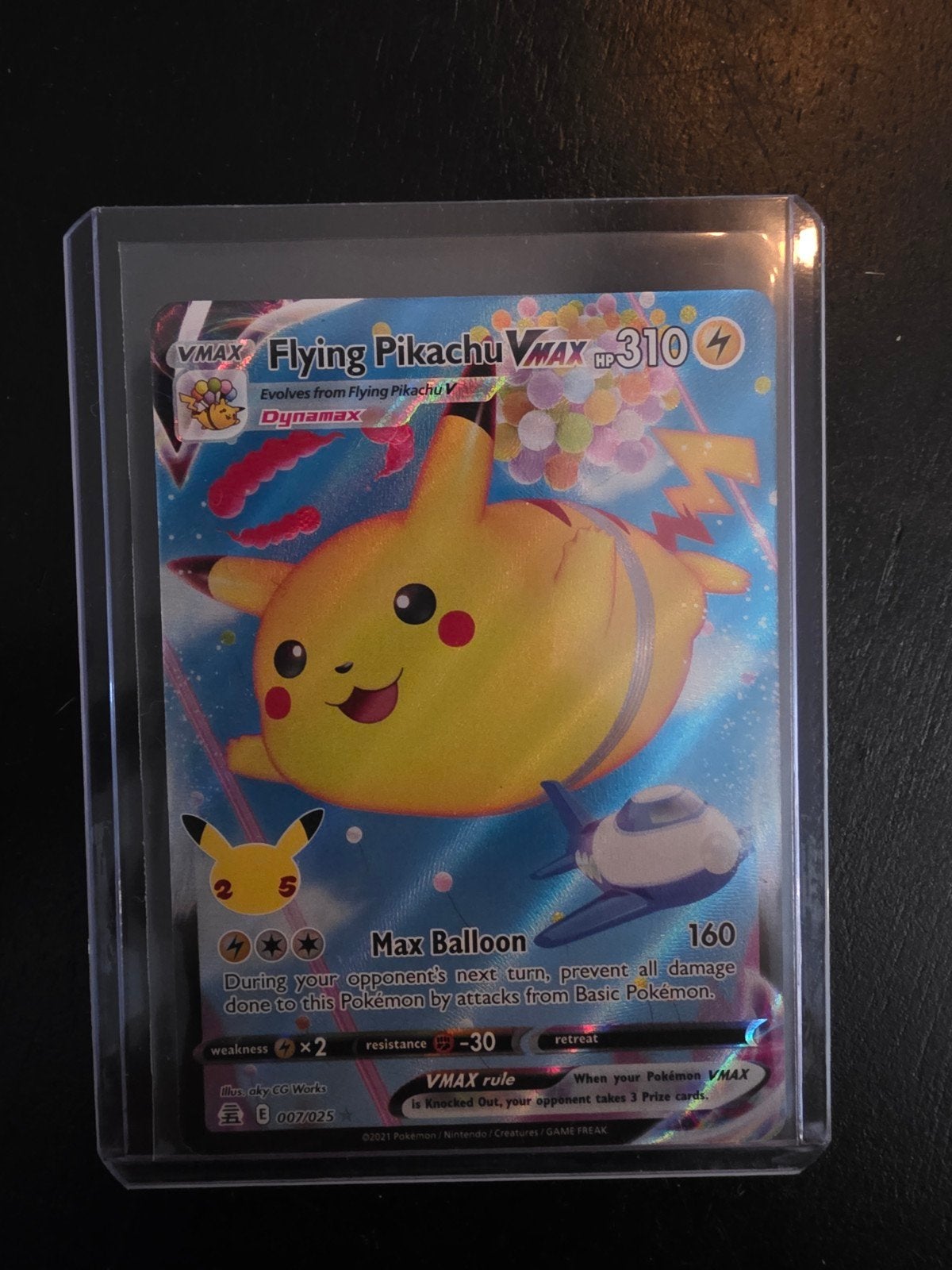 Flying Pikachu VMAX Pokémon kaart 007/025, Hobby en Vrije tijd, Ophalen of Verzenden