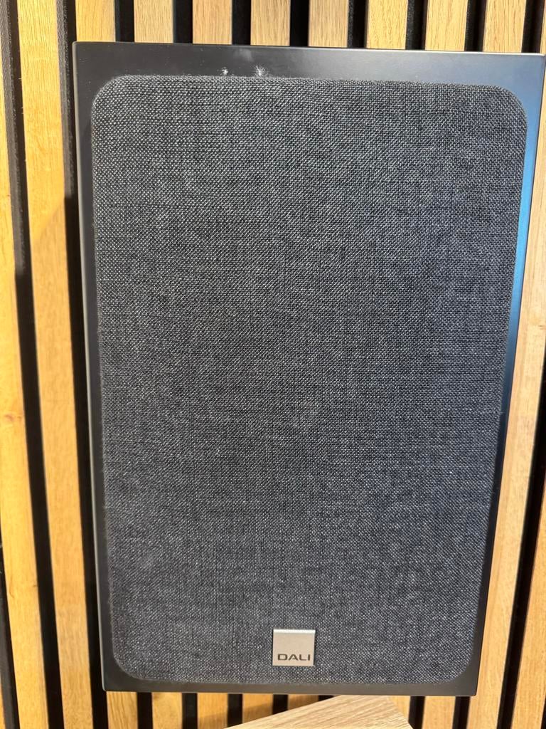 Dali Oberon OnWall Dali draadloze Bluesound Module, Zo goed als nieuw, 60 tot 120 watt, Front, Rear of Stereo speakers, Ophalen