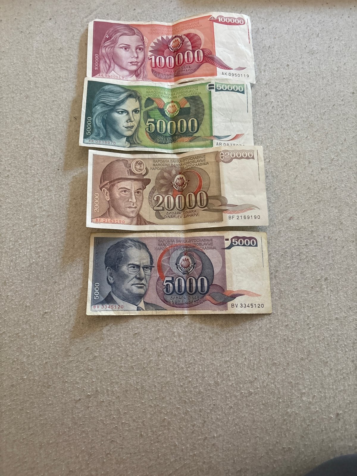Set van 4 Joegoslavische Dinar bankbiljetten (1989-1990), Verzenden, Overige landen, Setje