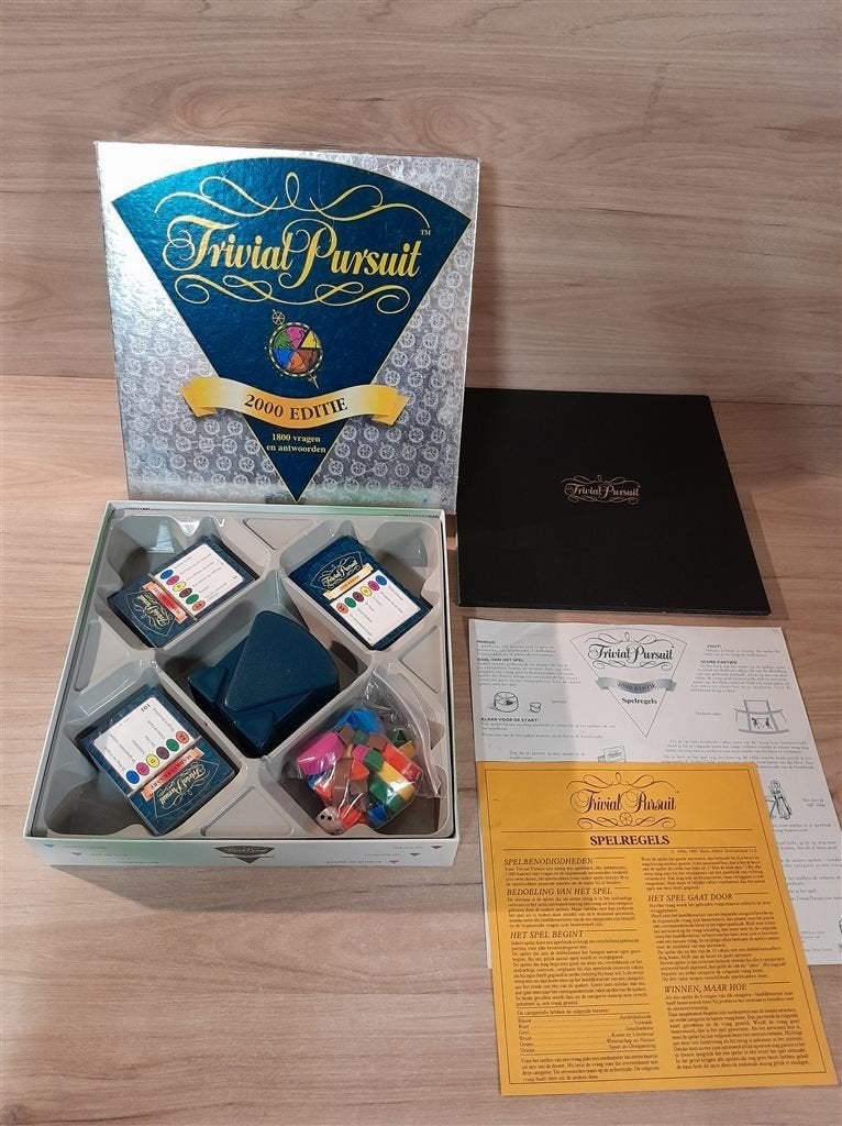 trivial pursuit - 2000 editie - triviant - s5472, Hobby en Vrije tijd, Gezelschapsspellen | Bordspellen, Verzenden, Zo goed als nieuw