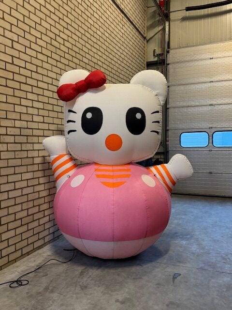 Hello kitty opblaasbare pop te huur 2 meter, Ophalen, Zo goed als nieuw, Verjaardag