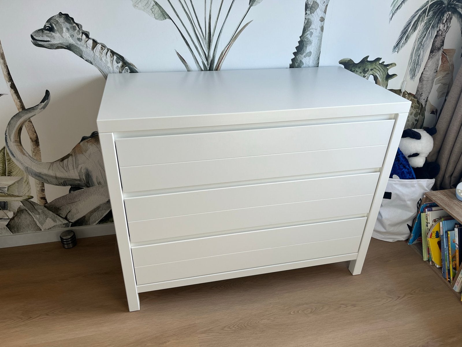 Witte commode, Huis en Inrichting, Ophalen, 100 tot 150 cm, Zo goed als nieuw, 3 of 4 laden