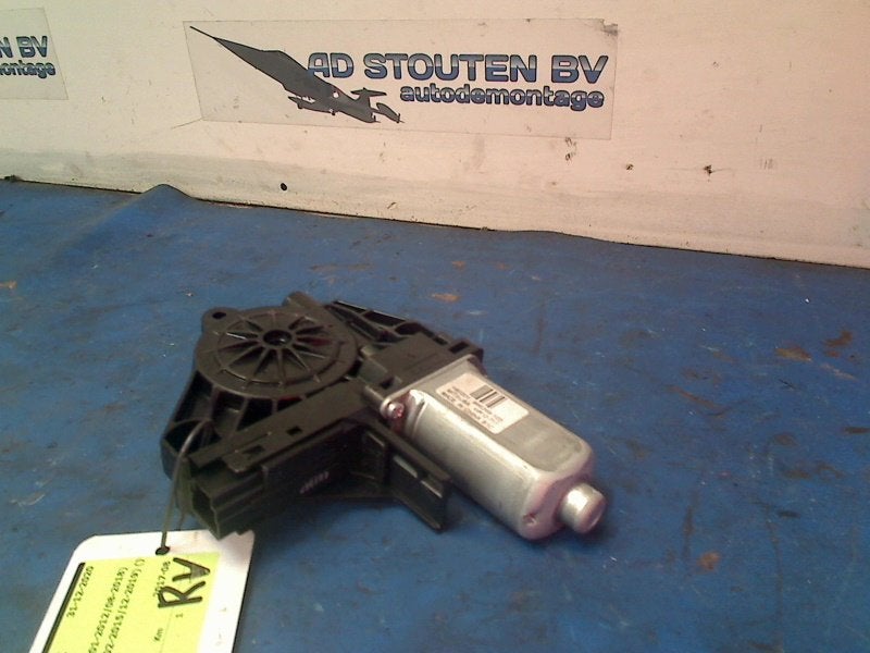 Motor Raammechaniek Rechts Voor Volvo V40 (MV) 966269103, Gebruikt, Siegburger Straße 229, Köln 50679, , Duitsland, Info@volvocars.com