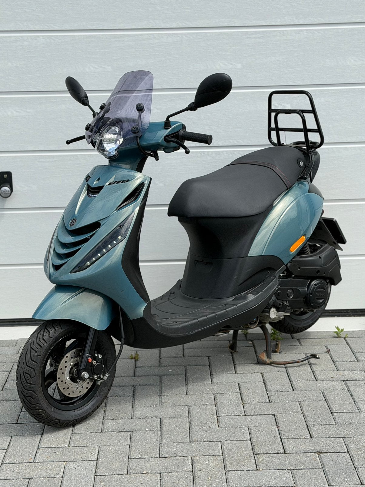 ⭐️Piaggio zip 2024 e5 licht blauw/ turquoise garantie!⭐️, Ophalen, Zo goed als nieuw, Benzine, Overige modellen
