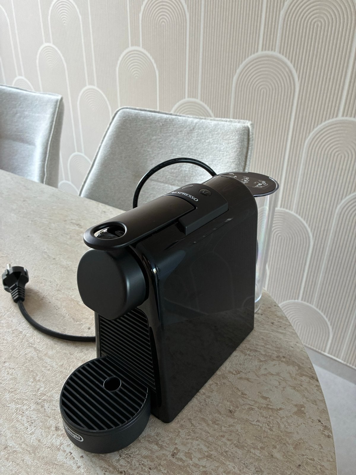 Nespresso koffieapparaat - Compact en stijlvol, Ophalen, Espresso apparaat, Zo goed als nieuw, 1 kopje