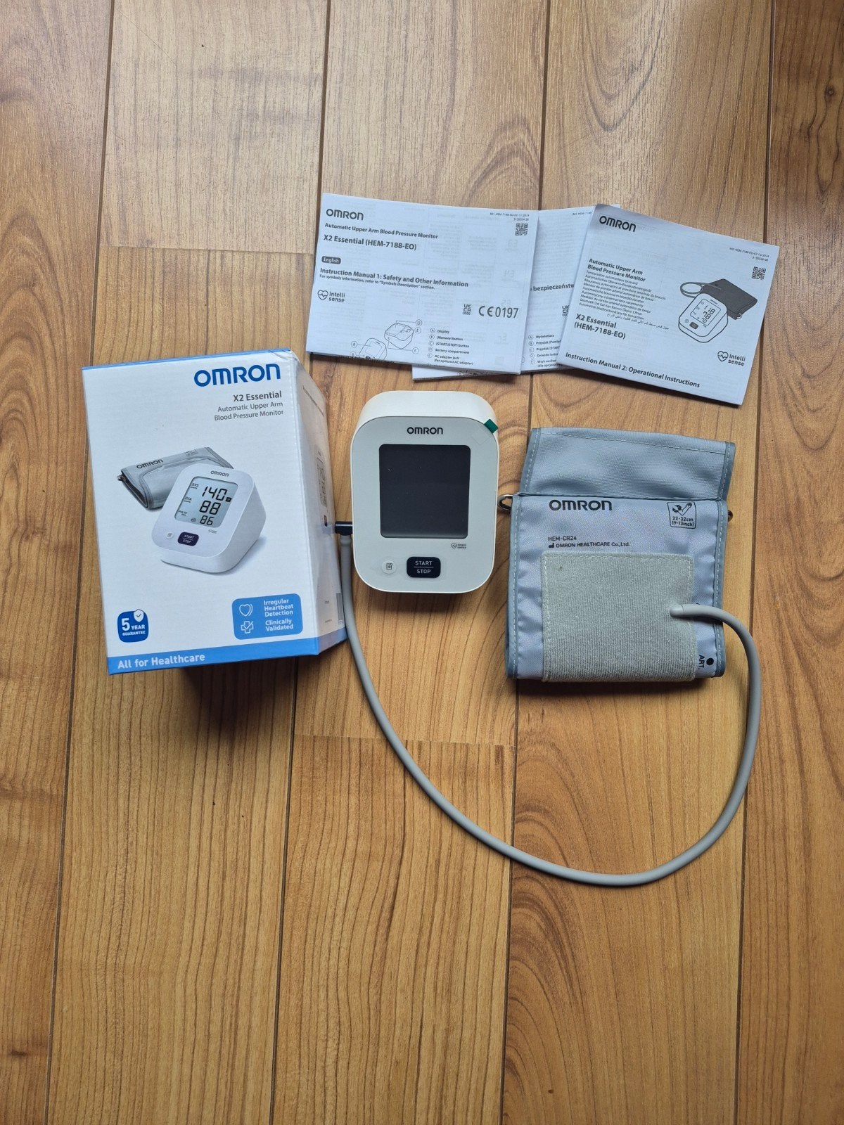 Omron X2 Essential Automatische Bovenarm Bloeddrukmeter, Ophalen of Verzenden