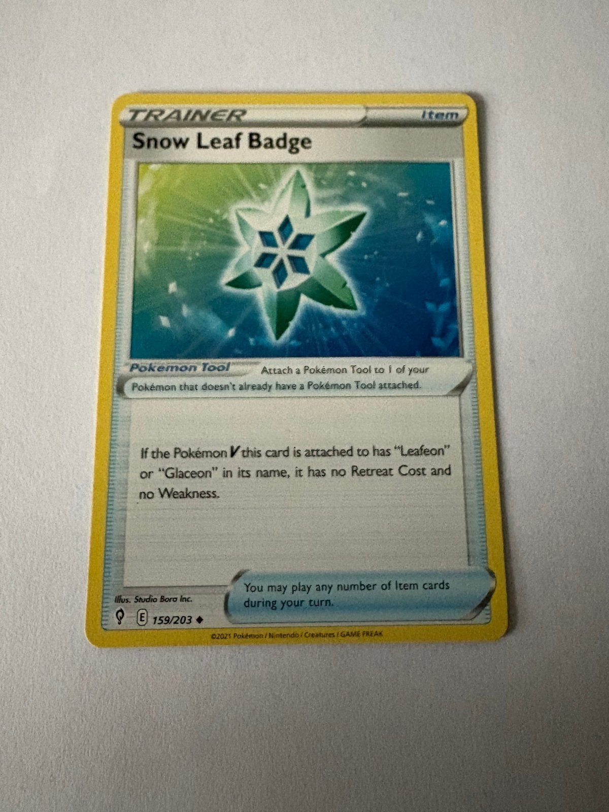 Pokémon kaart TRAINER Item Snow Leaf Badge., Ophalen of Verzenden, Nieuw, Losse kaart