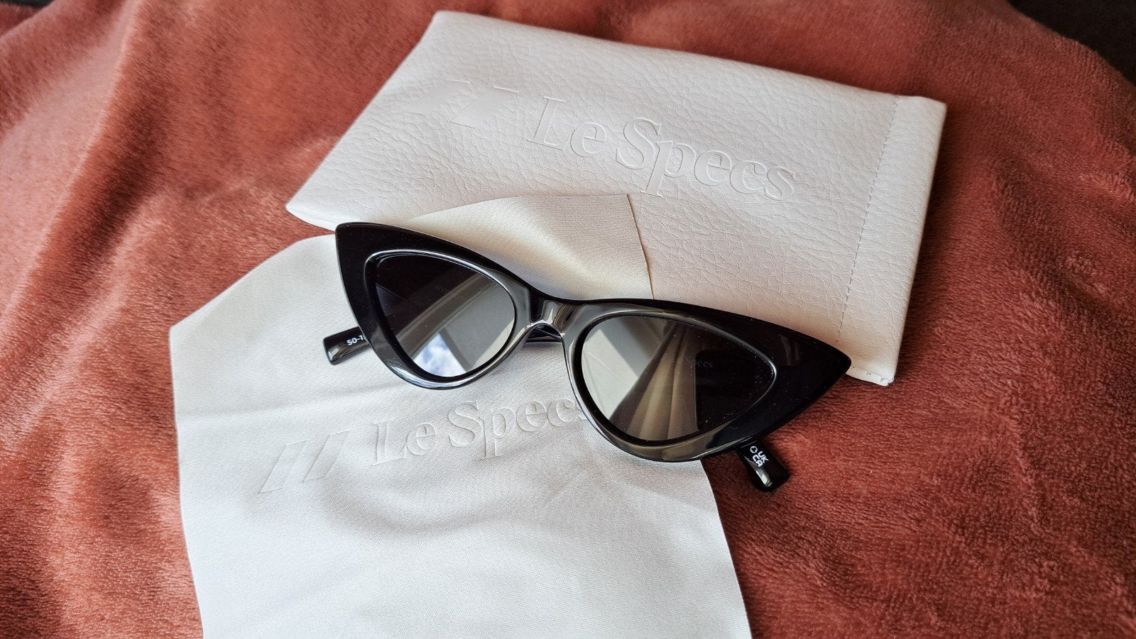 Le Specs Hypnosis Cat-Eye Zonnebril Zwart, Overige merken, Zonnebril, Zwart, Ophalen of Verzenden