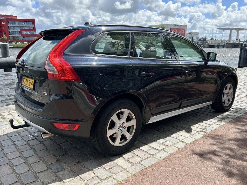 Volvo XC60 2.0 T5 Kinetic navigatie leer airco/ecc, Auto's, Euro 5, Beige, 4 cilinders, 1598 kg