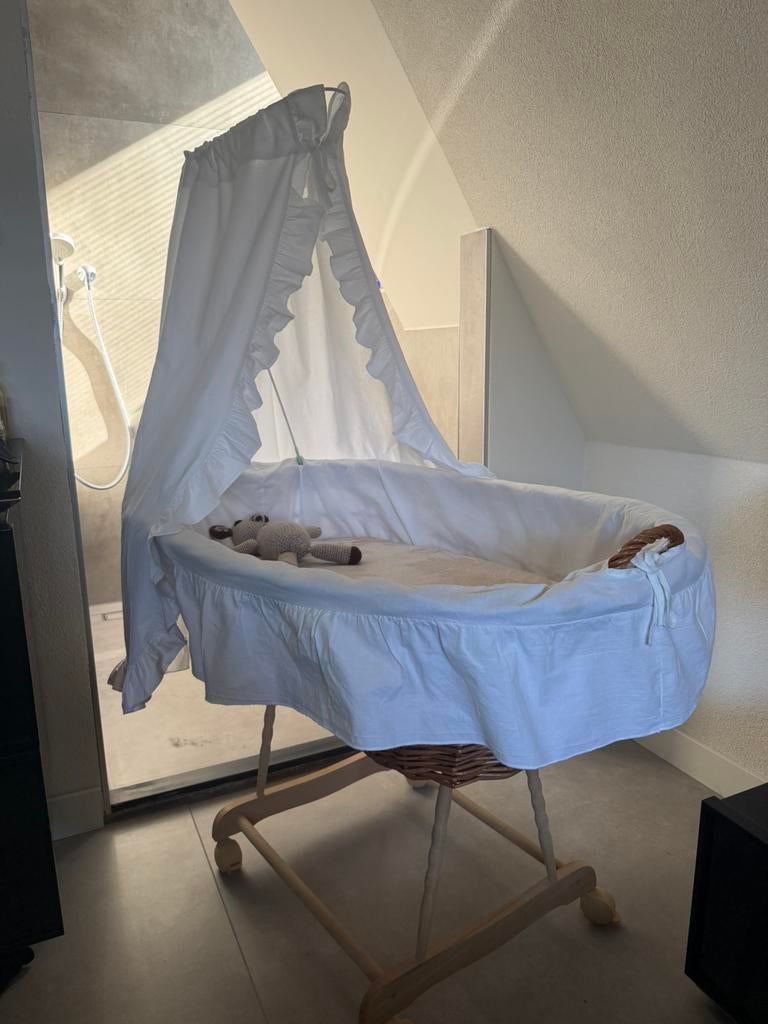 Houten babywieg, Ophalen of Verzenden, Zo goed als nieuw, Wieg