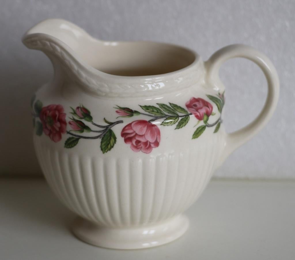 Wedgwood Rosalind klein roomkannetje / melkkannetje, Overige typen, Ophalen of Verzenden, Zo goed als nieuw, Wedgwood