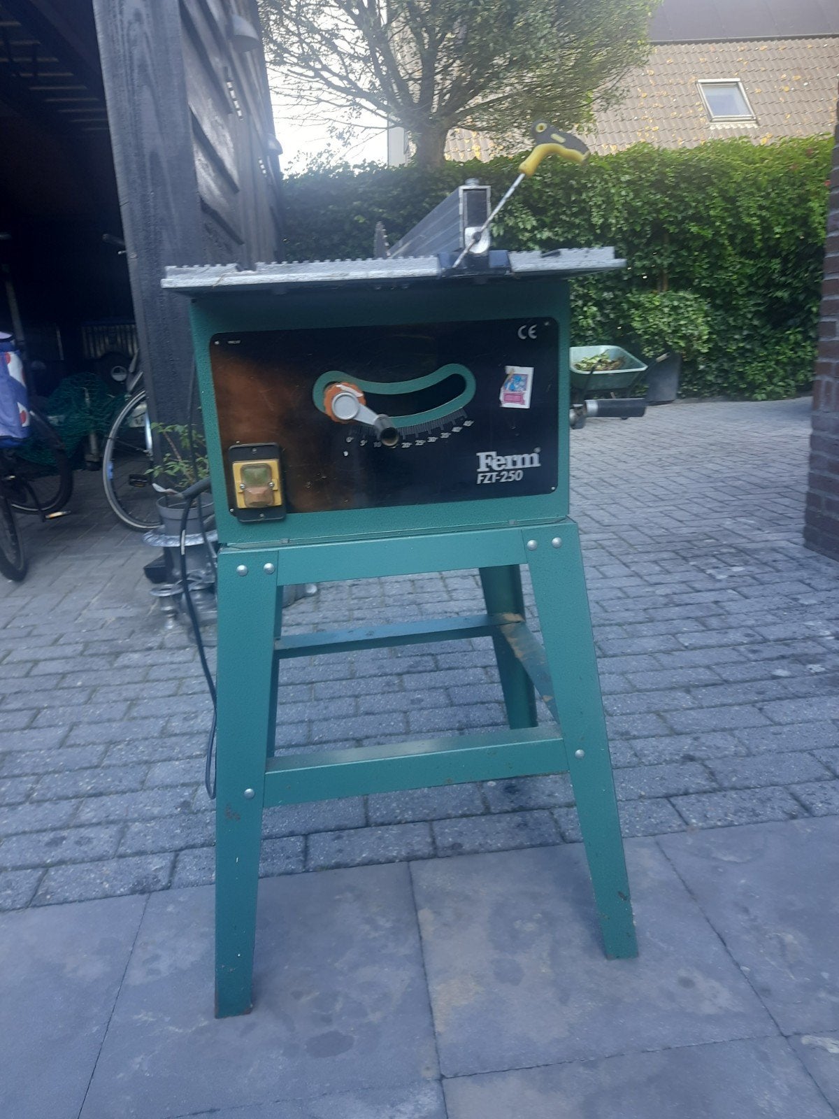 Fermi FZF-250 Tafelcirkelzaag - Krachtig en Betrouwbaar, Doe-het-zelf en Verbouw, Gereedschap | Zaagmachines, Ophalen, Gebruikt