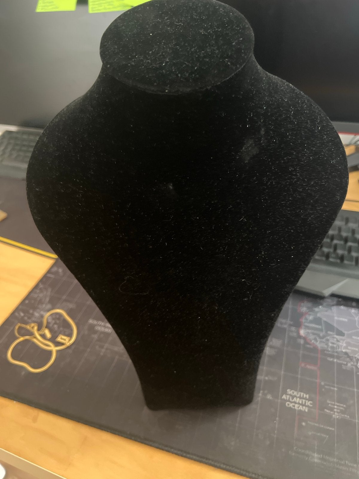Zwart fluwelen sieraden display standaard, Sieraden, Tassen en Uiterlijk, Ophalen of Verzenden, Zo goed als nieuw
