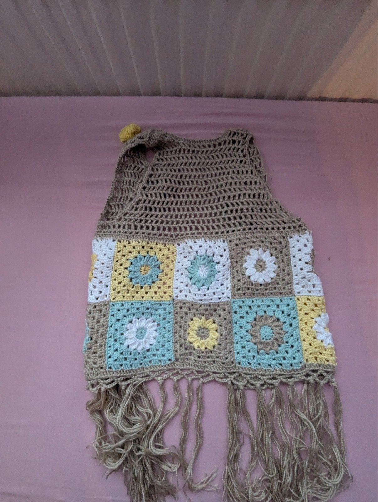 Gehaakt vestje met bloemen, maat 116/122, Ophalen of Verzenden, Gebruikt, Meisje, Trui of Vest
