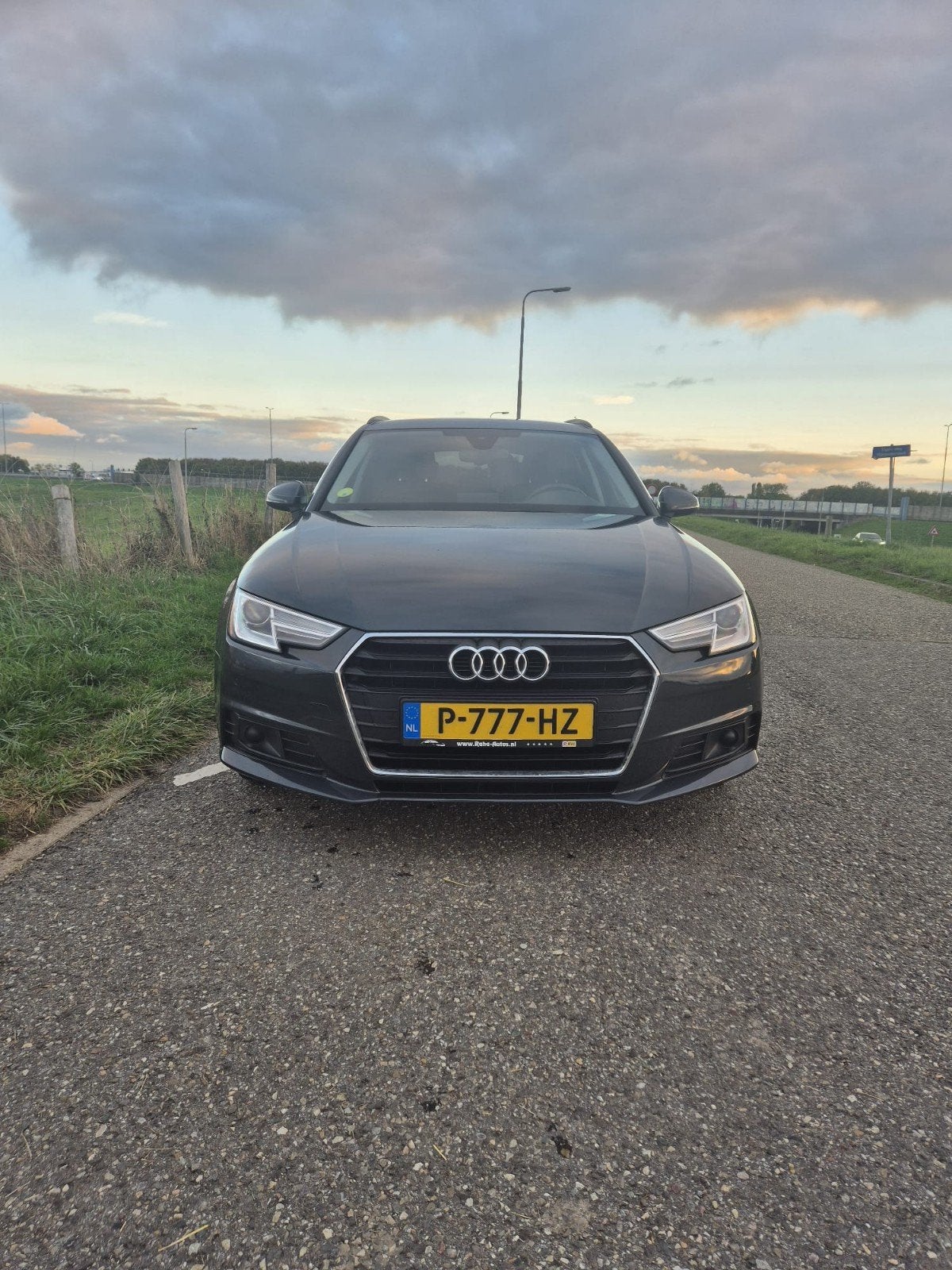 Audi A4 35 TDI 150pk S Tronic 2019 Grijs, Auto's, Bluetooth, Stof, 4 cilinders, A4