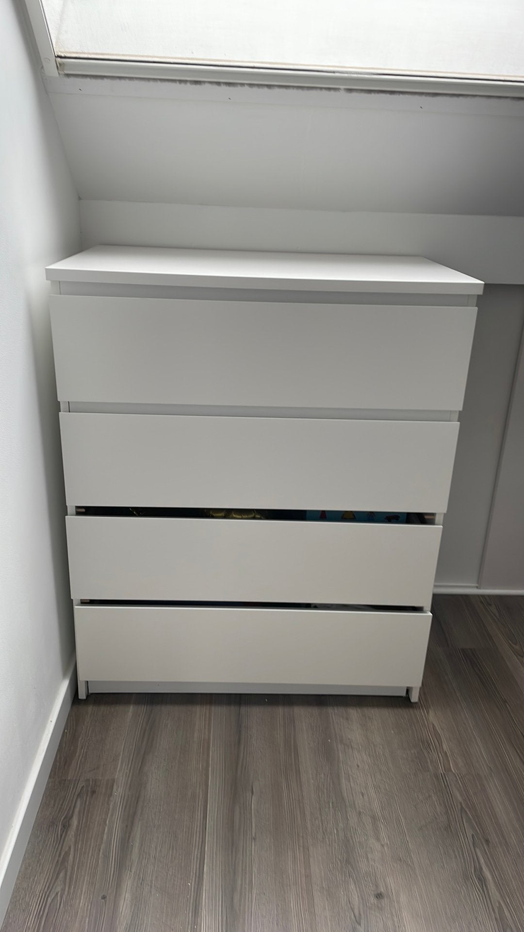 Ikea Malm ladekast 4 lades, Ophalen, 100 tot 150 cm, 50 tot 100 cm, Zo goed als nieuw