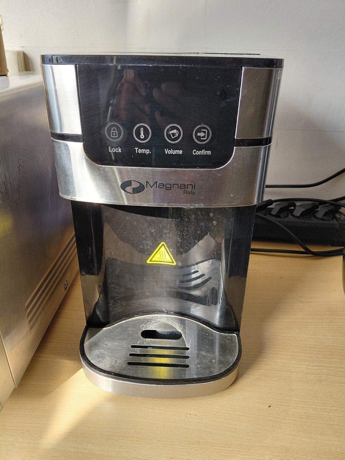 Heet water dispenser Magnani met 4L waterreservoir, Ophalen, Gebruikt