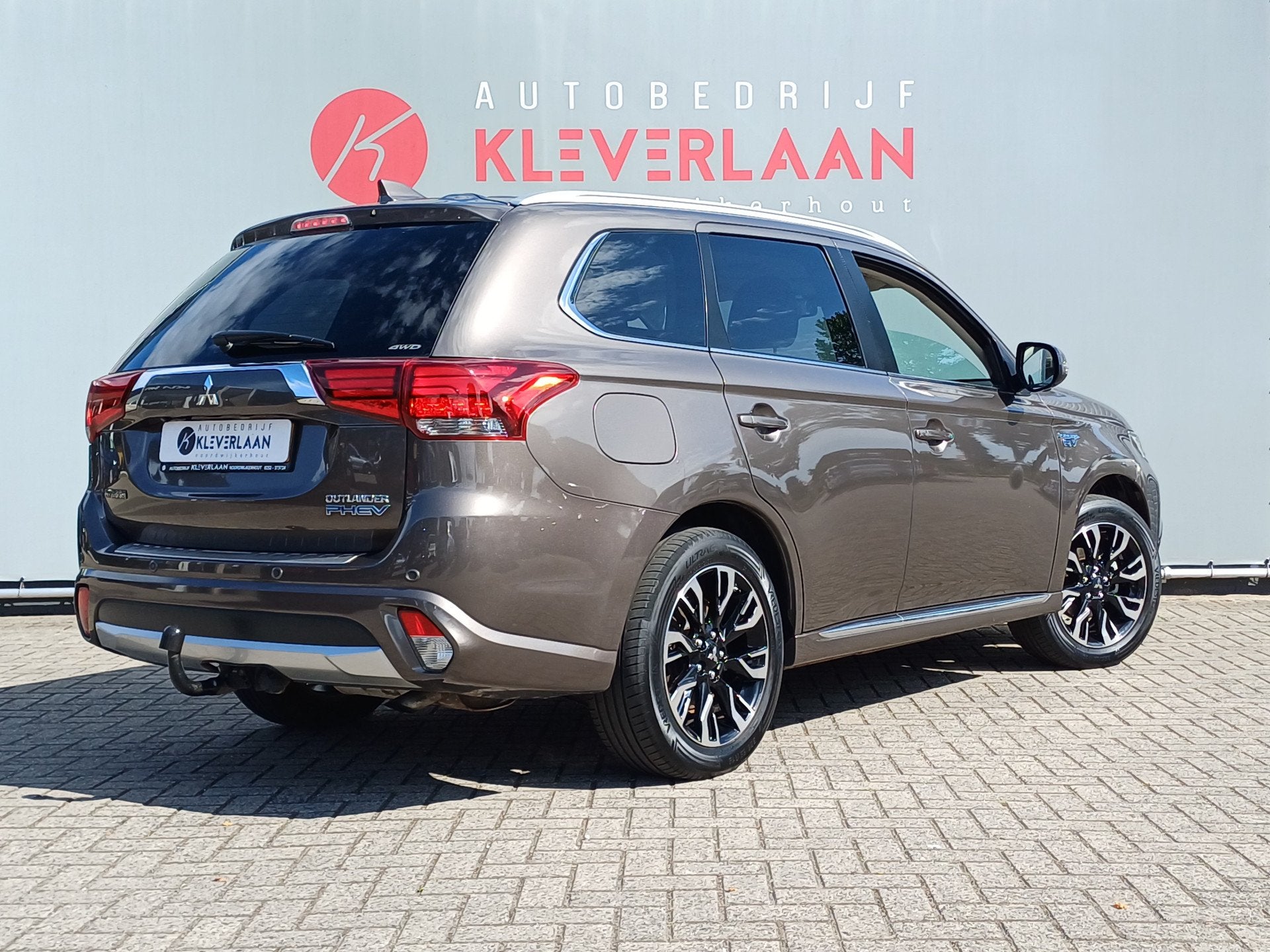 Mitsubishi Outlander 2.0 PHEV Instyle (bj 2015, automaat), Auto's, Euro 6, 4 cilinders, 1820 kg, Bedrijf