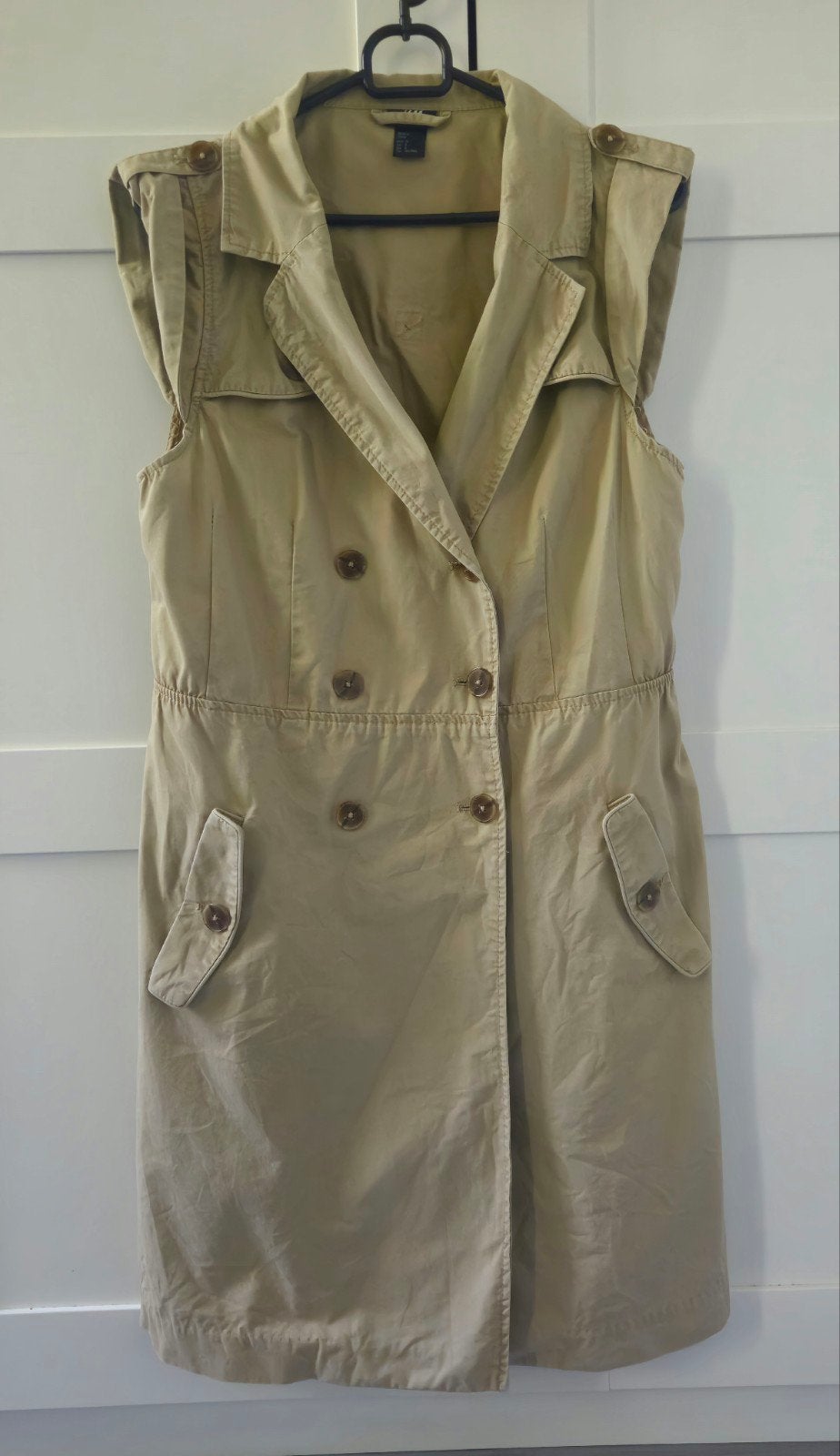 Opruiming: H&M mouwloze trenchcoat jurk maat 38, Kleding | Dames, Jurken, Maat 38/40 (M), H&M, Beige, Ophalen of Verzenden