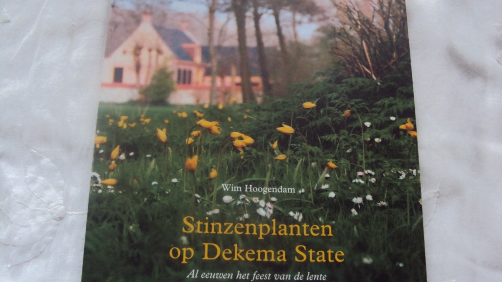 Stinzenplanten op Dekema State, Boeken, Ophalen of Verzenden, Zo goed als nieuw, Wim Hoogendam, Tuinieren en Tuinplanten