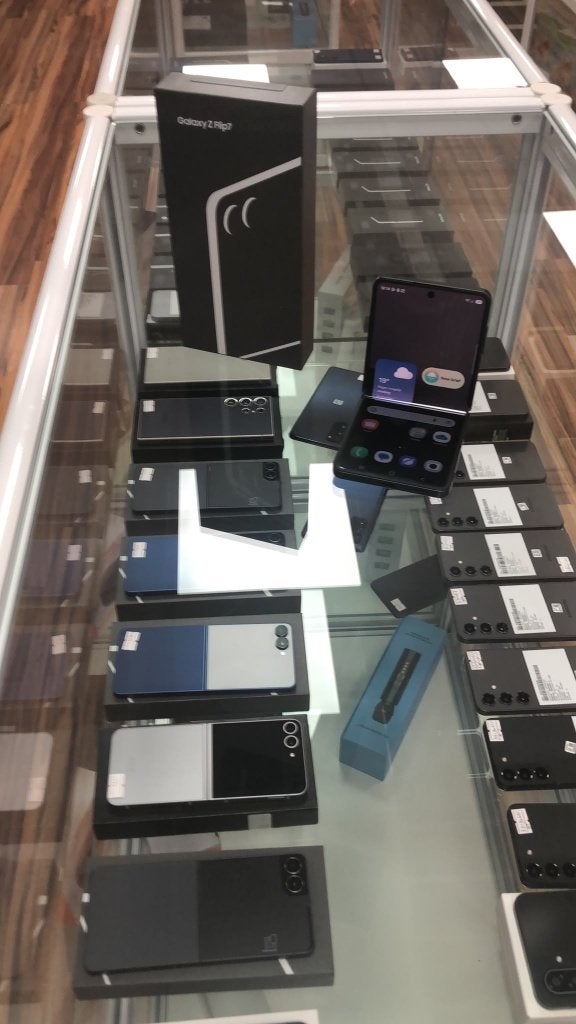Samsung Galaxy Z Flip 7    256GB  Black, Ophalen of Verzenden, Nieuw, Overige typen, Samsung