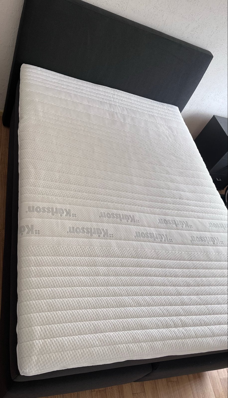 Boxspring  140x200 cm met matras (1 maand gebruikt), Huis en Inrichting, Slaapkamer | Bedden, Ophalen, Zwart, 140 cm, Zo goed als nieuw