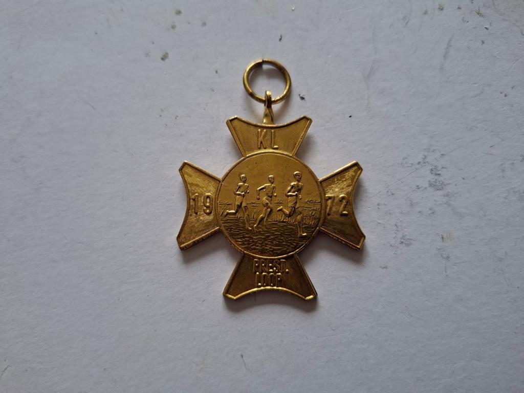 Medaille KL prestatieloop, Ophalen of Verzenden, Landmacht, Nederland, Embleem of Badge